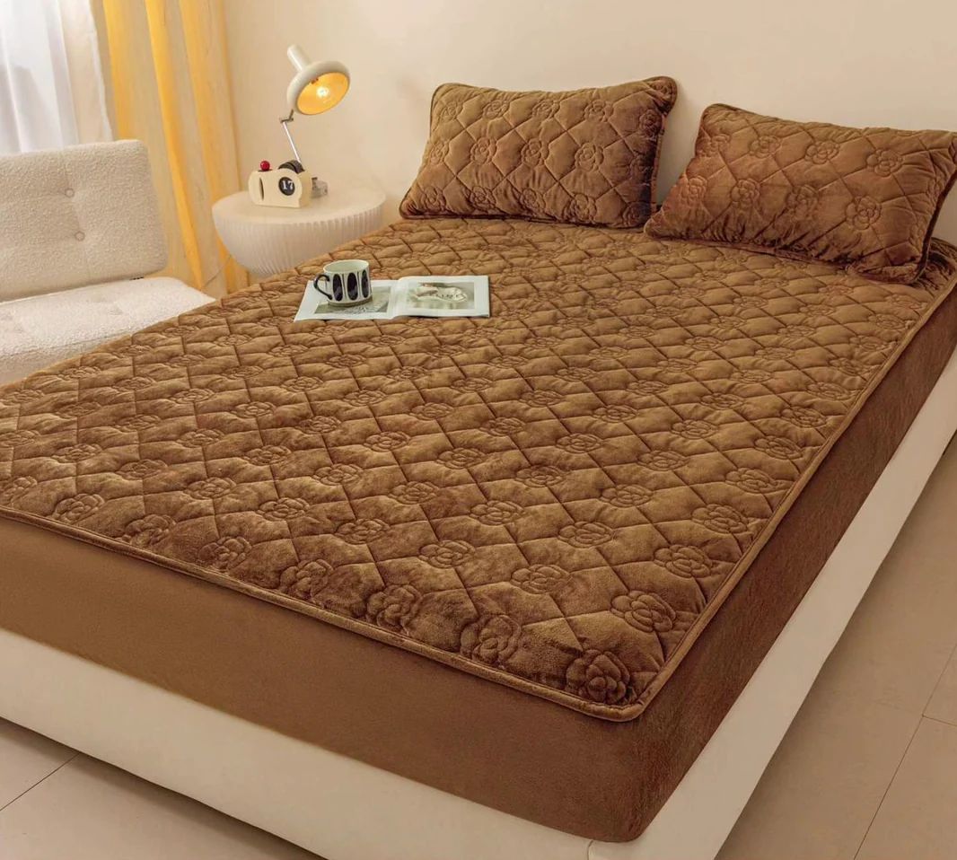 Premium velvet topper + 2 pillowcases - brown 3